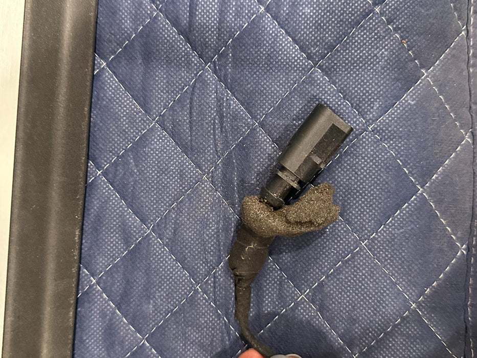 2014 AUDI R8 FRONT PASSENGER RIGHT ILLUMINATED KICK SCUFF SILL PLATE 420 853 372