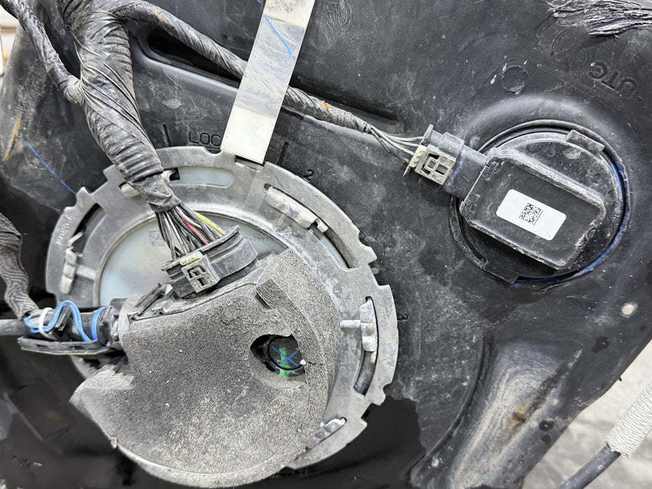 2019-2024 RAM 2500 3500 DEF DIESEL EXHAUST FLUID TANK COMPLETE W/ PUMP 57009090A