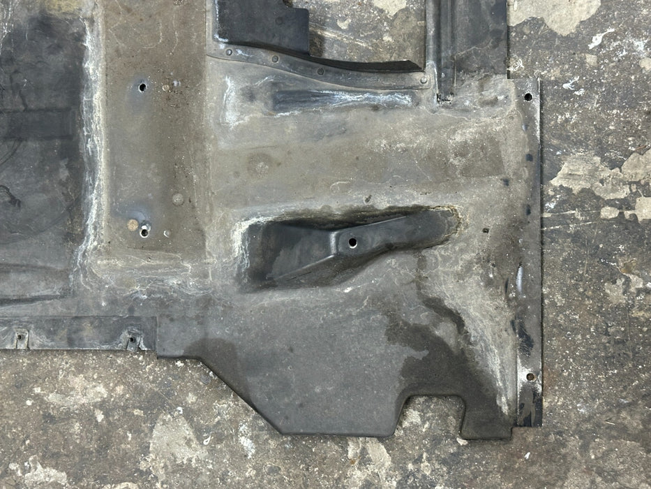 2012 2014 AUDI R8 V10 SPYDER REAR UNDER COVER FLOOR RAIL OEM