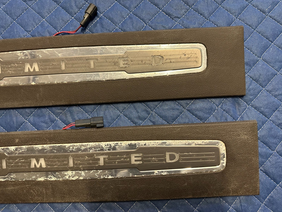 2020-2022 FORD F250 F350 LIMITED ILLUMINATED FRONT DOOR KICK PLATES *SCRATCHED