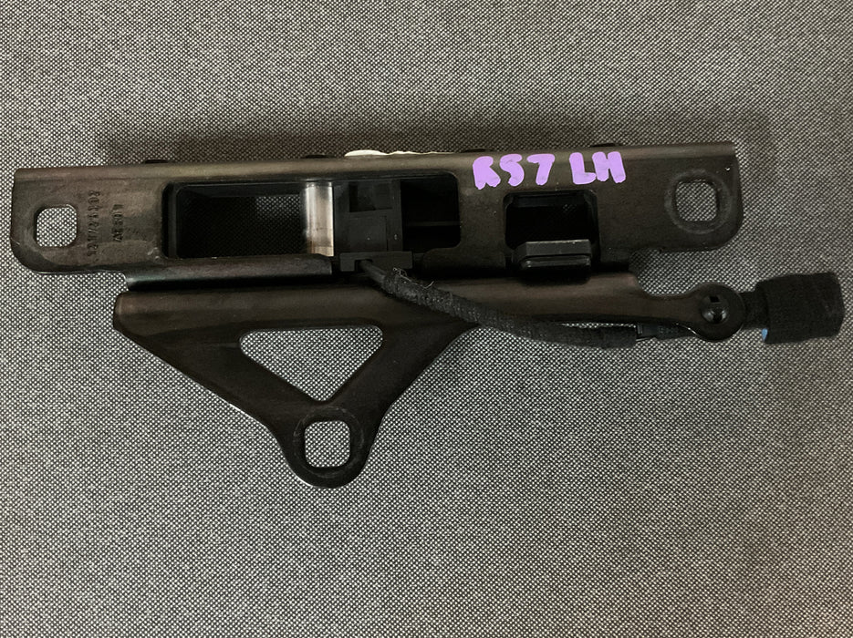 2017 MERCEDES-BENZ C63 AMG LEFT CONVERTIBLE TOP LOCK PAD LATCH 217 770 03 22