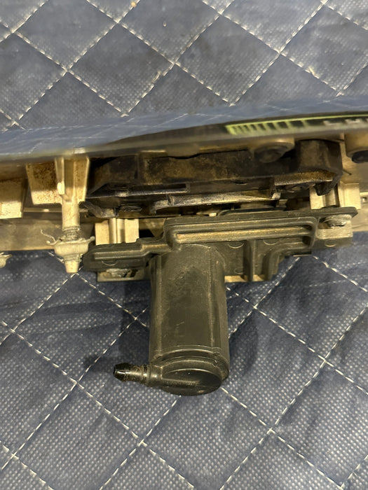 2017-2019 FORD F250 F350 F450 GRILLE EMBLEM WITH CAMERA OEM