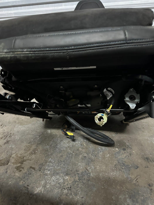 2021 AUDI R8 PERFORMANCE DRIVER SEAT OEM GENUINE *DAMAGE/BENT*