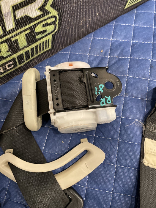 2014 TOYOTA PRIUS V REAR LEFT RIGHT MIDDLE SEAT BELT SEATBELT SET OEM~WEAR~