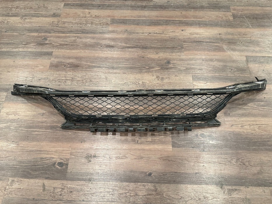 2017 MERCEDES-BENZ C63 AMG CONV FRONT BUMPER LOWER GRILLE OEM *2 BROKEN TABS*