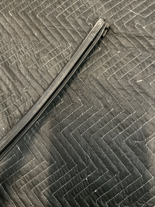 2017-2022 FORD F250 F350 F450 FRONT LEFT OUTER DOOR BELT WEATHERSTRIP OEM