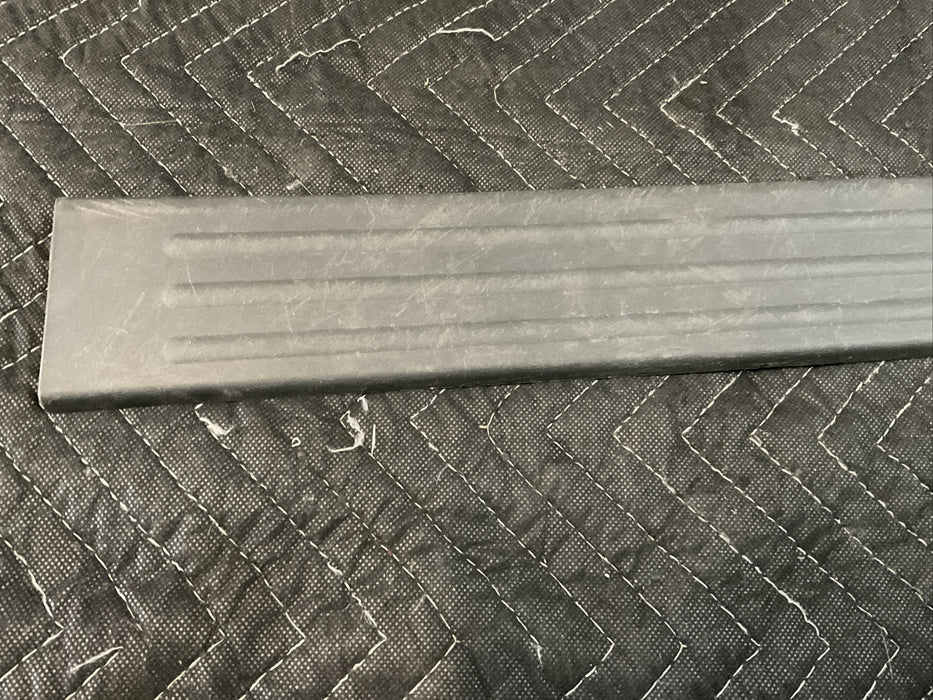 2016-2019 NISSAN TITAN FRONT RIGHT KICK PLATE DOOR SILL OEM