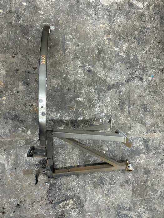 2014 AUDI R8 FRONT RIGHT FENDER RADIATOR SUPPORT STRUCTURE MOUNT BRACKET OEM