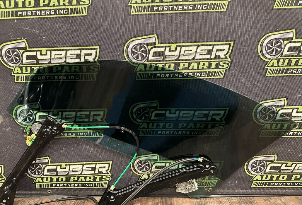 2020 BMW M4 F82 FRONT RIGHT DOOR WINDOW GLASS W REGULATOR OEM LOCAL PICUP ONLY!!