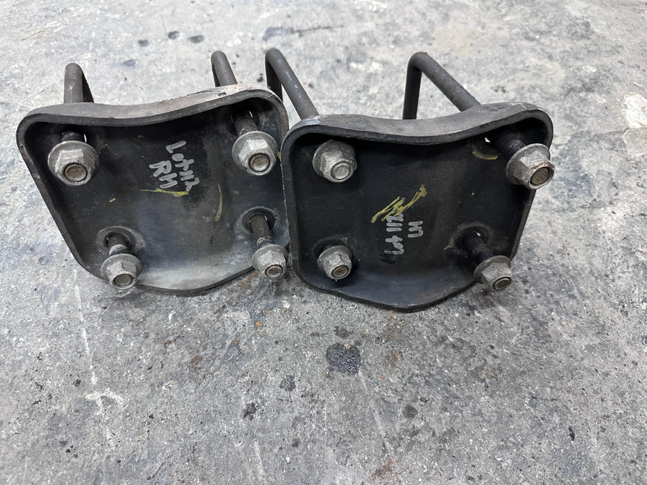 2017 NISSAN TITAN XD LEFT RIGHT LEAF SPRING MOUNT BRACKETS OEM