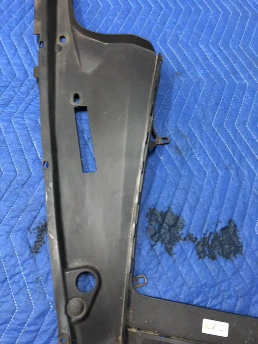 2011 BMW 550i F10 5 SERIES OEM FRONT RIGHT SUPPORT SEAL COVER 51757019804