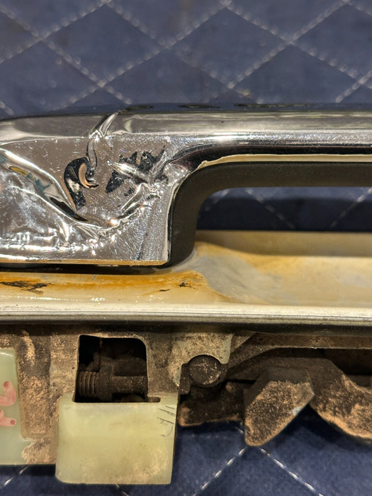 2017-2019 FORD F250 F350 FRONT LEFT DOOR HANDLE TRI COAT (UG) OEM *BURN DAMAGE*