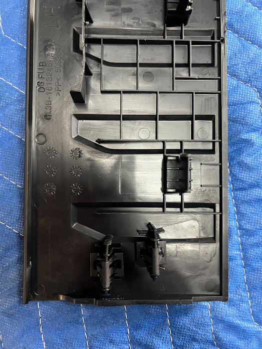 2017-2019 FORD F250 F350 BLACK REAR LEFT DRIVER KICK PLATE OEM *SCUFFS*