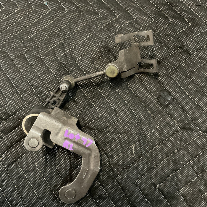 2017 MERCEDES C63S AMG W205 REAR LEFT HEIGHT LEVEL SENSOR 213-905-19-02