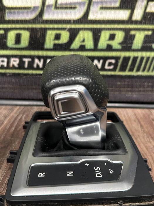 2017-18 AUDI R8 CENTER CONSOLE AUTOMATIC GEAR SHIFTER KNOB W BEZEL OEM