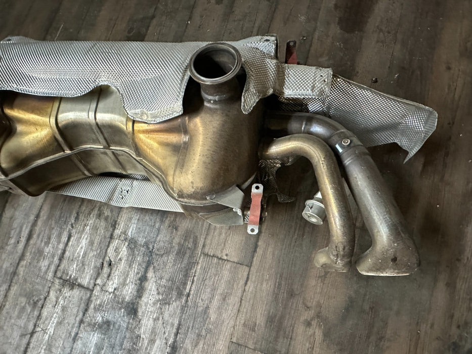 2018 AUDI R8 EXHAUST MUFFLER W SHIELDS ASSEMBLY OEM