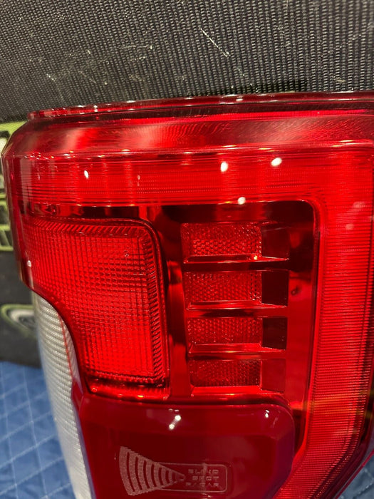 2017-2019 FORD F250 F350 F450 PASSENGER RIGHT BLISS LED TAIL LIGHT OEM ~MINT~