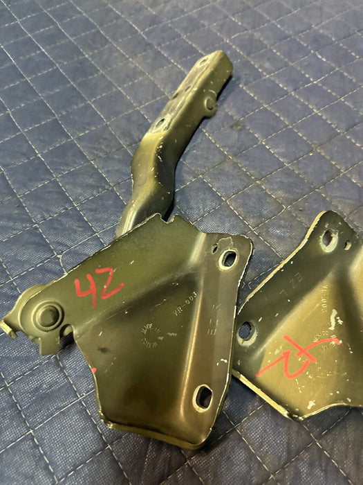 2016-2019 NISSAN TITAN XD LEFT RIGHT HOOD HINGE PAIR OEM