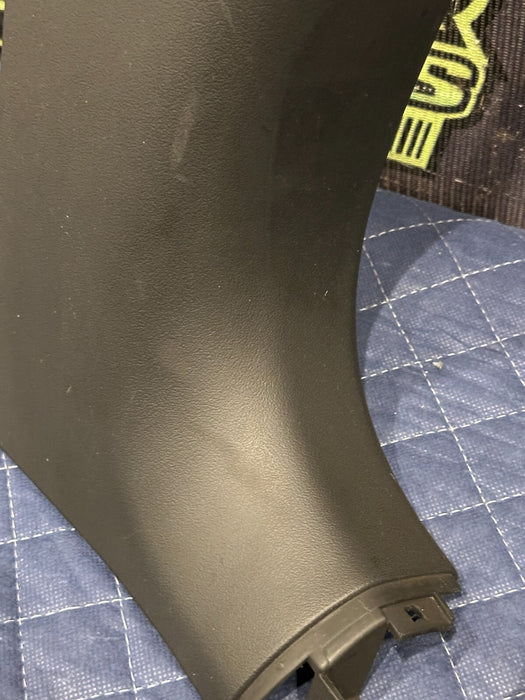 2014 AUDI R8 LEFT RIGHT COWL KICK PANEL TRIMS 423 867 271 423 867 272