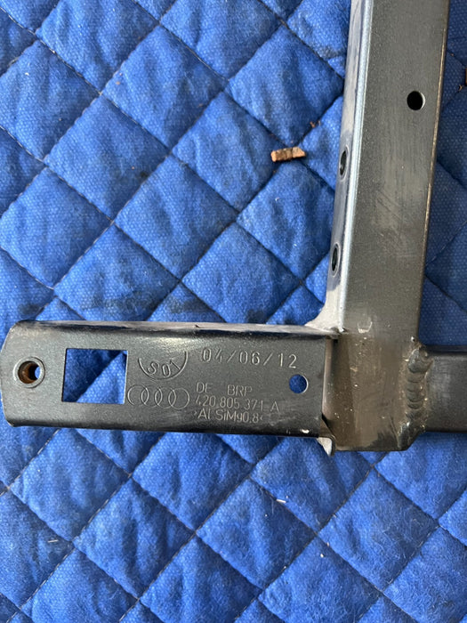 2012 AUDI R8 FRONT DRIVER LEFT FENDER RADIATOR SUPPORT STRUCTURE 420805371