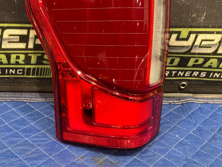 2020-2022 FORD F350 F450 DRIVER LEFT LED TAIL LIGHT OEM *MINT CONDITION*