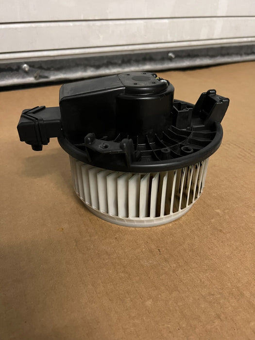 2017 RAM 3500 DIESEL 6.7L CUMMINS BLOWER WITH MOTOR WHEEL 85K OEM 68048903AB