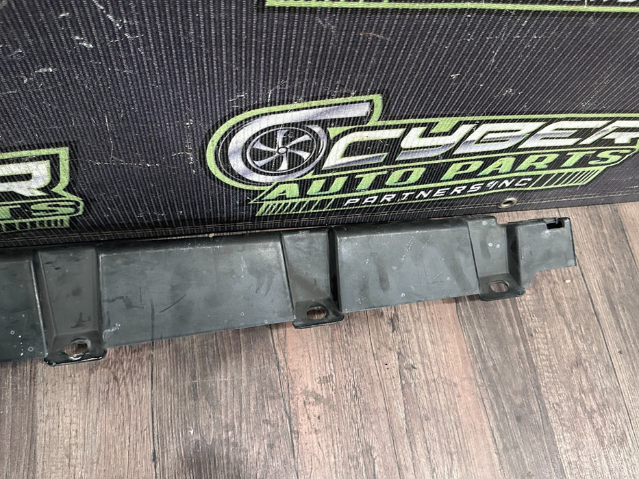 2018 AUDI R8 PASSENGER RIGHT SIDE SKIRT SUPPORT BRACKET OEM 4S0 853 922