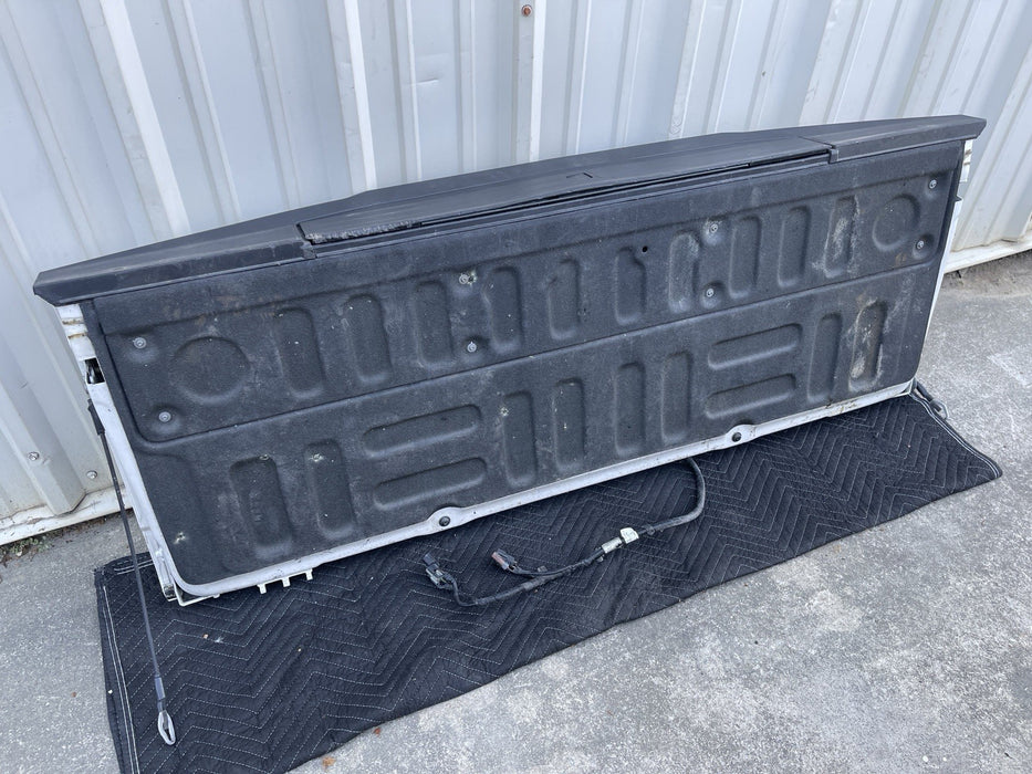 2017 2018 2019 FORD F250 F350 F450 PLATINUM TAILGATE W/ STEP METALLIC WHITE (UG)