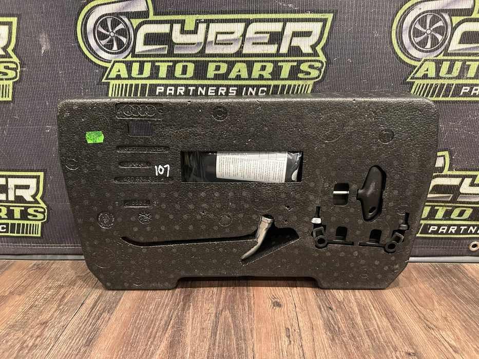2014 AUDI R8 TOOL JACK CARRIER OEM 420 864 501