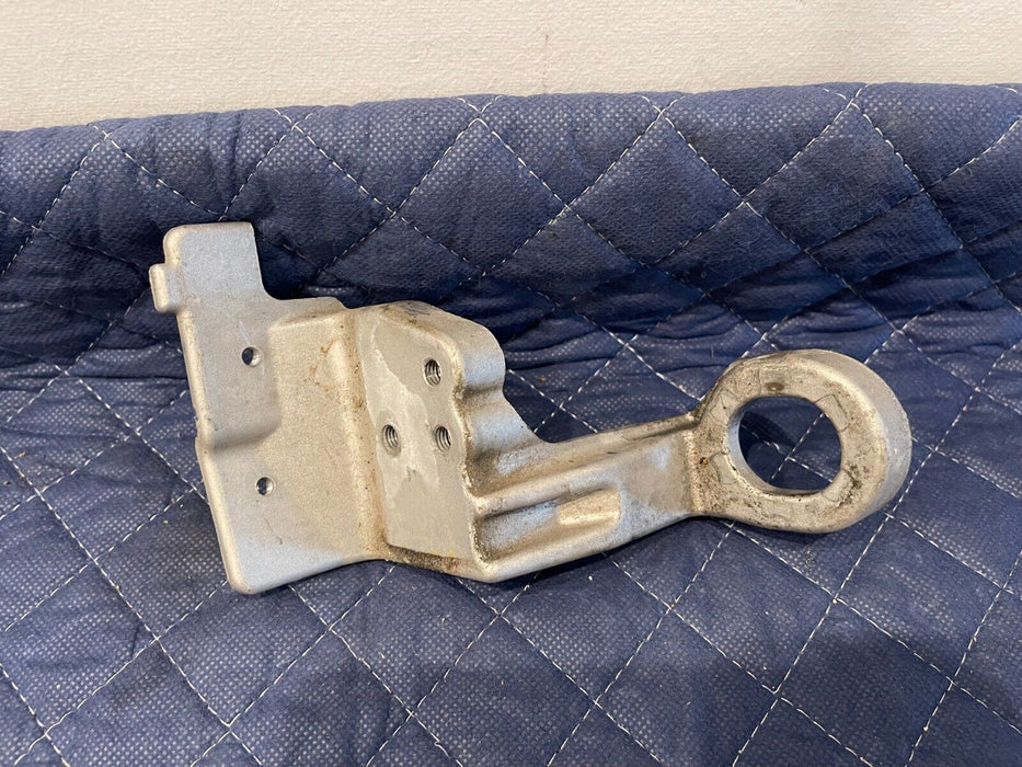 2017 MERCEDES-BENZ C63 AMG CONVERTIBLE PASSENGER RIGHT BRACKET OEM 205 505 01 40