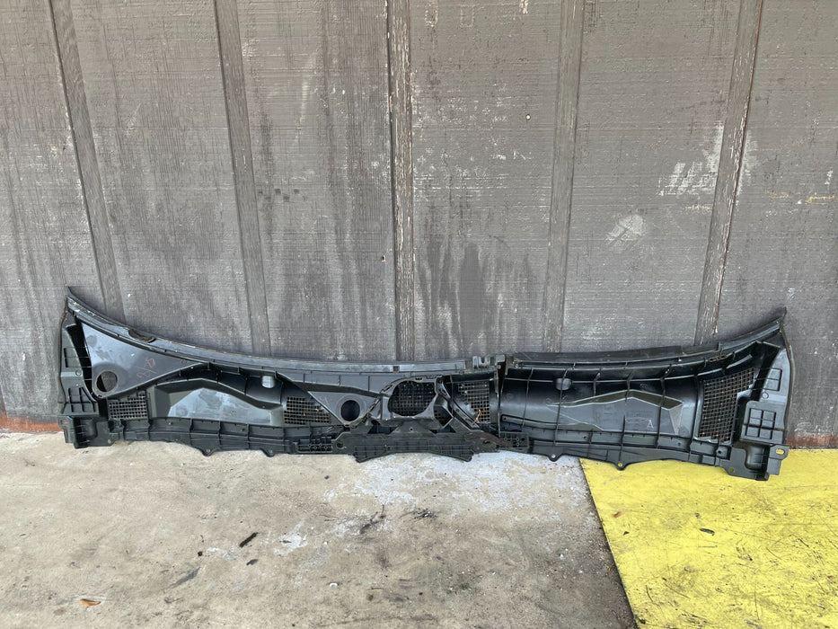 2011 NISSAN 370Z WINDSHIELD WIPER COWL ASSY OEM 2009-2020