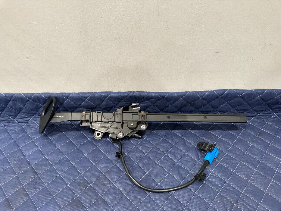 2017 MERCEDES-BENZ C63 AMG CABRIOLET FRONT RH ELECTRIC MOTOR SEATBELT ADJUSTER