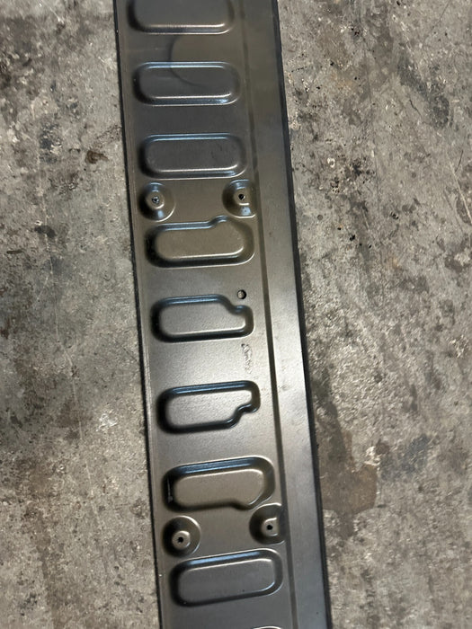 2020 FORD F250 F350 6.7L DIESEL SUPER DUTY INNER TAILGATE MOULDING COVER OEM