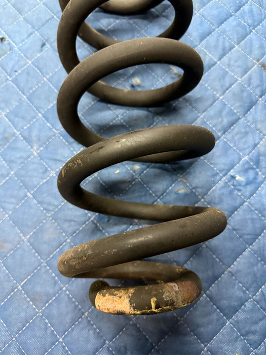 2017 2018 2019 FORD F450 PLATINUM FRONT DRIVER LEFT COIL SPRING OEM