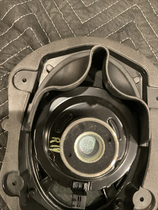 2015 DODGE CHALLENGER HELLCAT FRONT LEFT RIGHT DOOR SPEAKER PAIR OEM 8943004801C