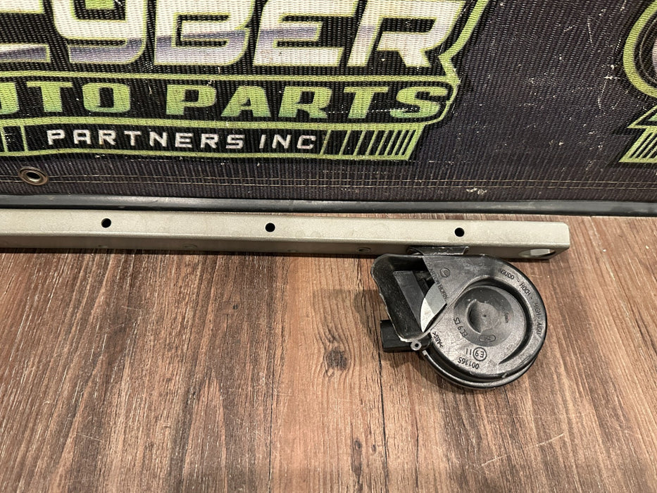 2021 AUDI R8 MOUNTING BRACKET W LEFT RIGHT HORN ASSEMBLY OEM