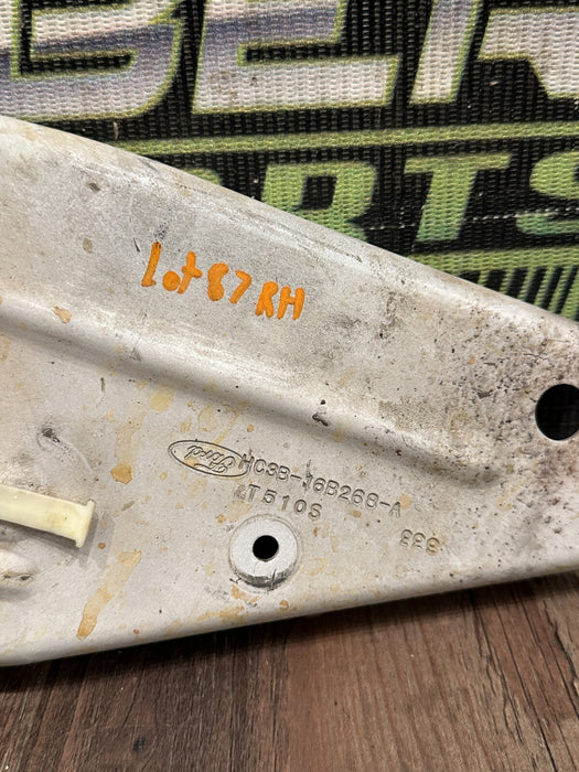 2017 2019 FORD F350 F450 PASSENGER RIGHT FENDER RAIL BRACKET OEM HC3B-16B268-A