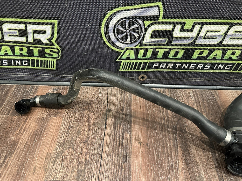 2020 BMW M4 F82 UPPER LEFT RADIATOR COOLANT HOSE OEM 11-53-7-848-501