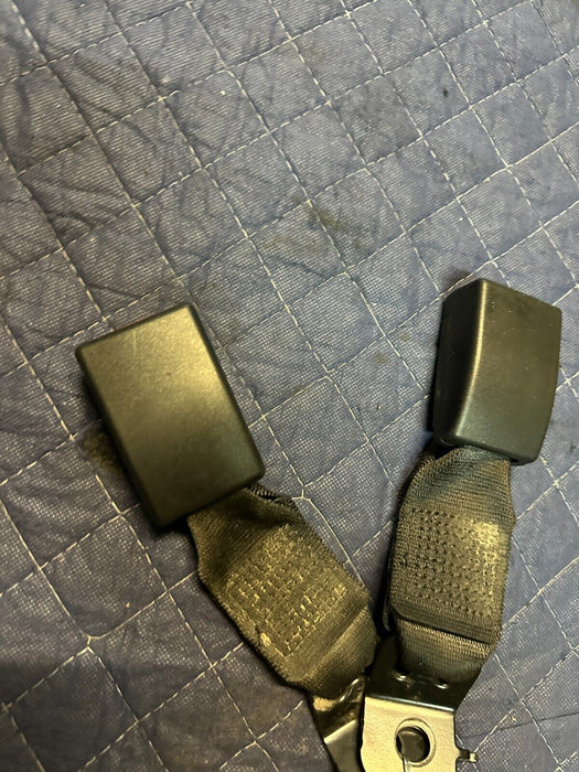 2020 BMW M4 F82 REAR SEAT REAR LEFT SEATBELT BUCKLE RECIEVER PAIR OEM