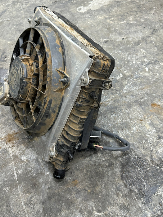 2014 AUDI R8 FRONT DRIVER LEFT RADIATOR 420 121 252 420121252 ASSEMBLY