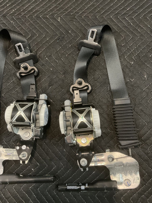 2017 FORD F250 F350 F450 PLATINUM FRONT RIGHT LEFT SEAT BELTS PAIR OEM