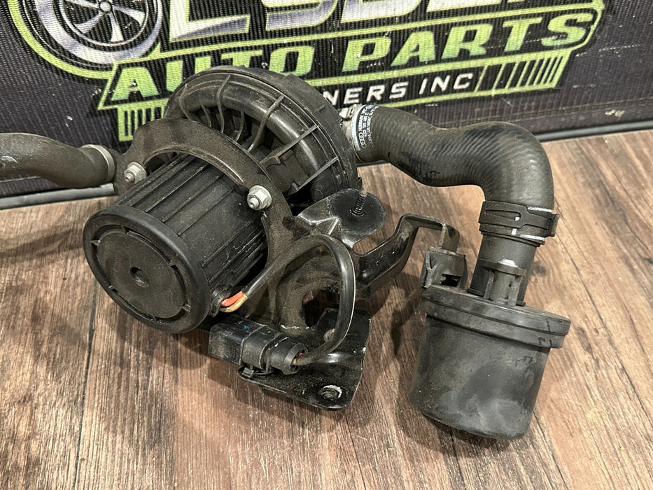 2017 AUDI R8 RIGHT SECONDARY AIR INJECTION PUMP OEM 4S0 906 601
