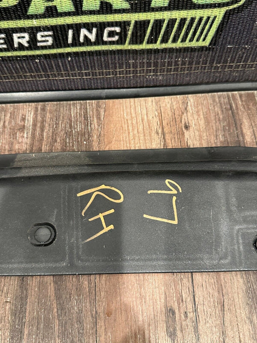 2020 BMW M4 F82 FRONT PASSENGER RIGHT DOOR WEATHER STRIP OEM