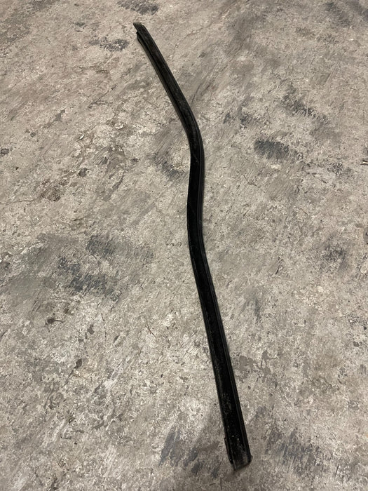 2018 2019 2020 FORD F250 F350 F450 FRONT RIGHT WEATHER DOOR SEAL STRIP OEM