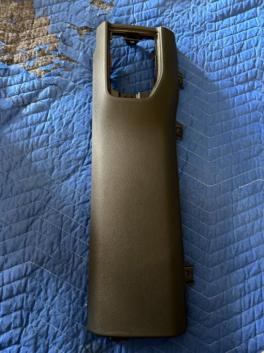 2016 2019 NISSAN TITAN XD FRONT RIGHT DASH PANEL FINISH MOLDING TRIM 68134EZ00A