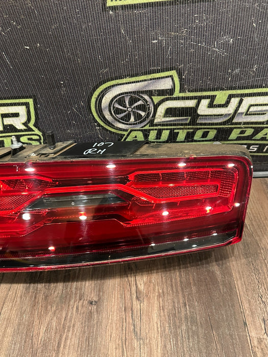 2014 AUDI R8 PASSENGER RIGHT LED TAIL LIGHT OEM *PICTURES 5-10* 420 945 096 L