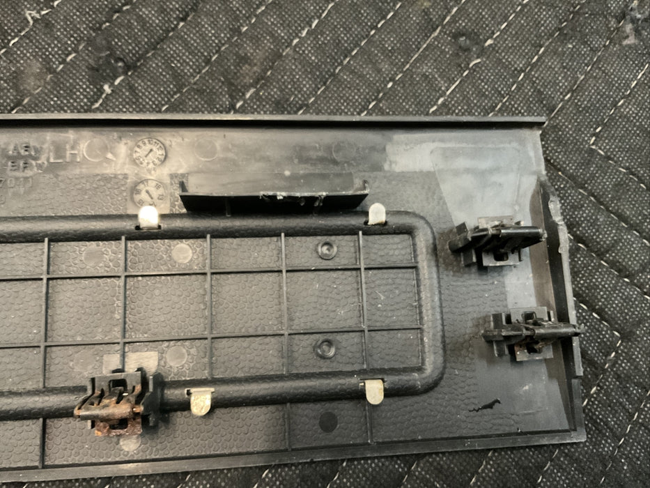 2017-2019 FORD F250 F350 PLATINUM FRONT LH DOOR KICKPLATE PANEL TRIM OEM~DAMAGE~