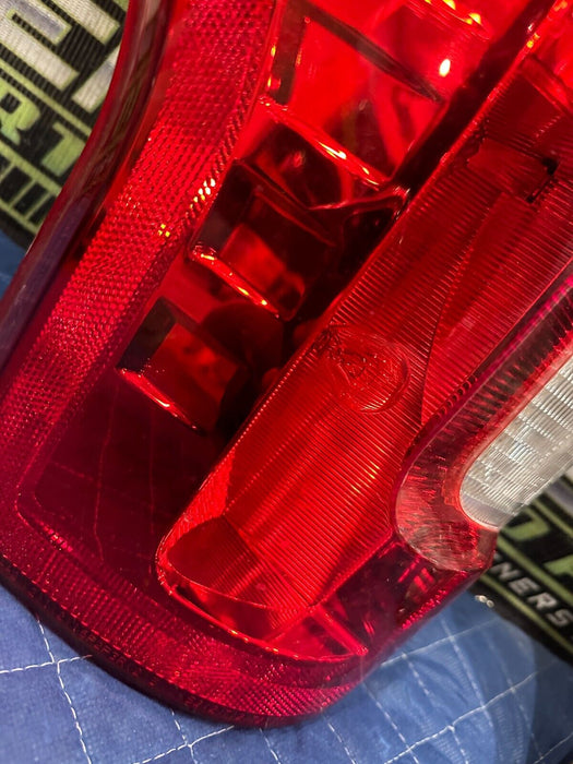 2017 2018 2019 FORD F250 F350 F450 DRIVER LEFT HALOGEN TAIL LIGHT OEM MINT
