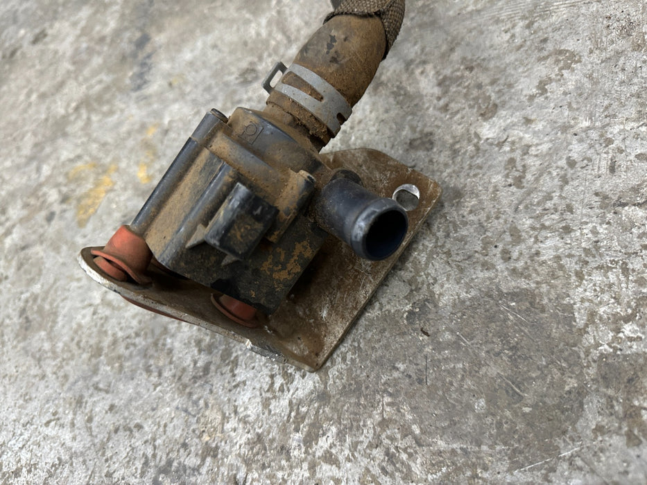 2014 AUDI R8 V10 5.2L AUXILIARY WATER PUMP W/ PIPE HOSE 06H121601 420 121 075 D