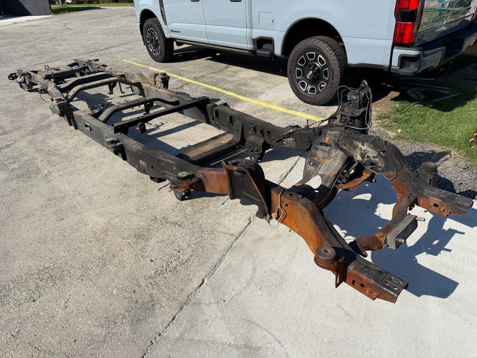 2017-2019 FORD F250 F350 F450 DIESEL 4X4 CREW CAB LONG BED FRAME 176" WB